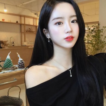 김유라